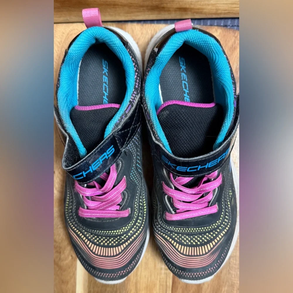 Skecher’s | Girls Jumpster Black/Multi-color Sneakers w/Velcro Closure, Size 3.5